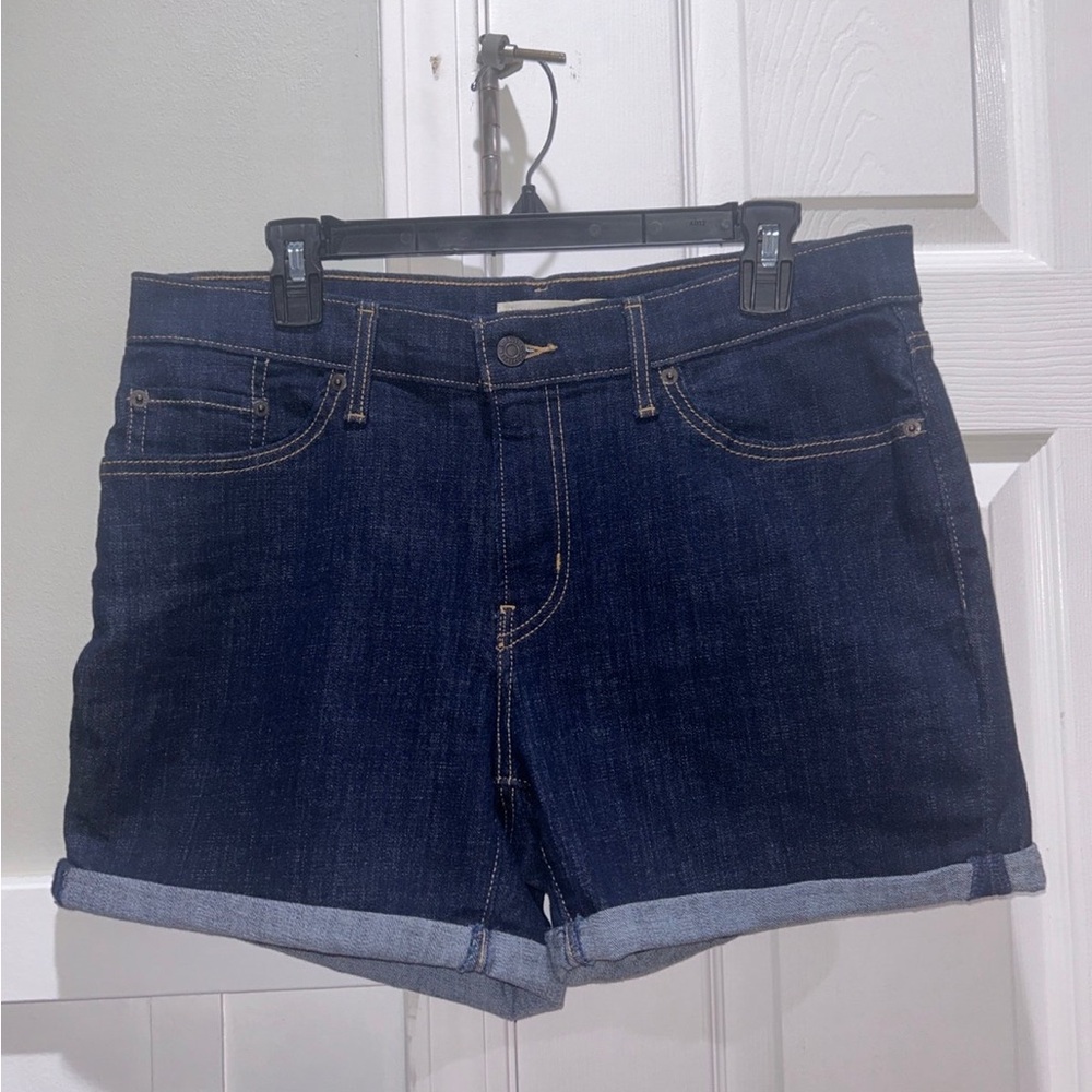 Levi mid length shorts size 31 Women's Shorts